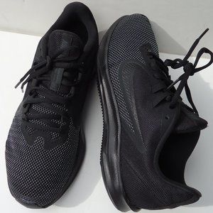 NWOT. SIZE 8. NIKE Downshifter men's running sneakers shoes.